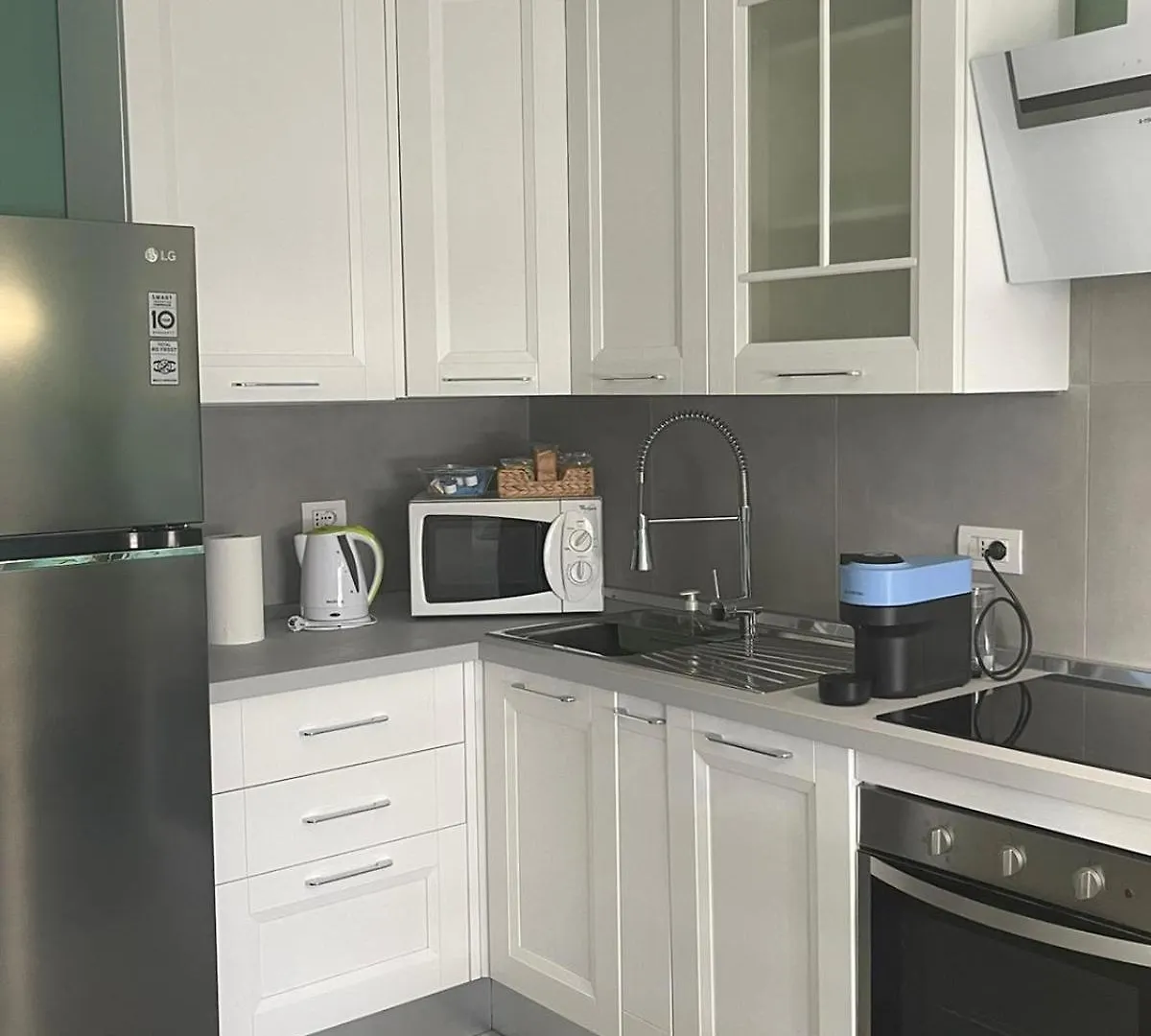 Home Suite Home With Free Parking - Parcheggio Gratuito Porta Romana Suite Newly 2 Bedrooms Apartment With 2 Bathrooms Subway Metro 3 Stops To Duomo Mediolan